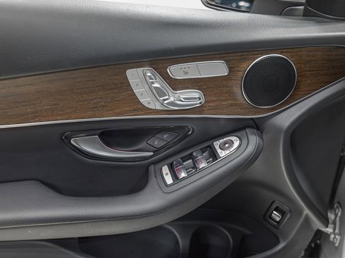 Used 2020 Mercedes-Benz GLC 300 4MATIC image 13