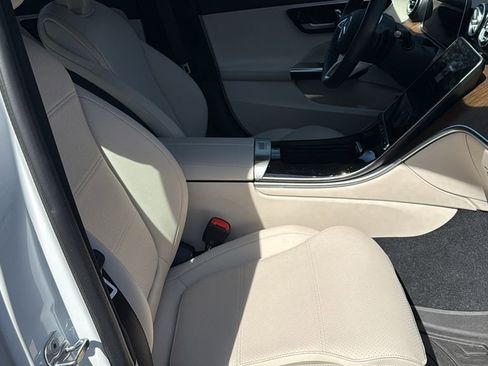 Used 2025 Mercedes-Benz C 300 Sedan image 10