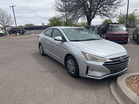 Used 2019 Hyundai Elantra SE w/ Cargo Package image 2