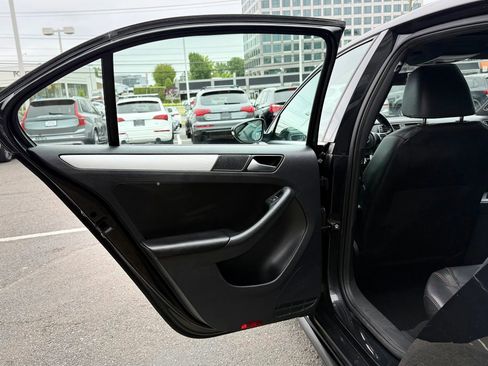 Used 2013 Volkswagen Jetta GLI Autobahn FWD image 28