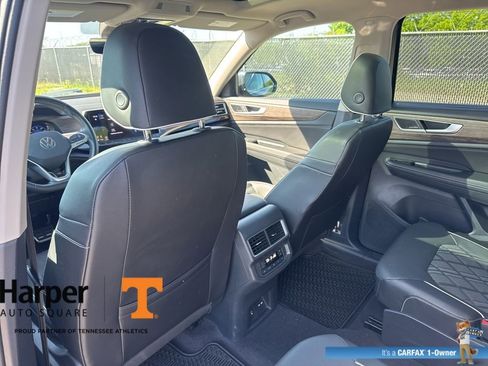 Used 2024 Volkswagen Atlas SEL Premium R-Line image 11