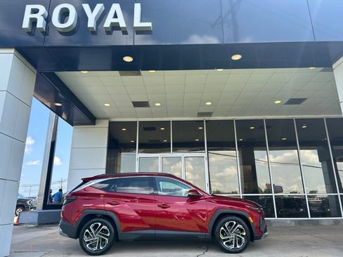 Used 2025 Hyundai Tucson Limited FWD image 1