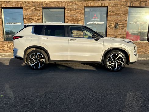 Used 2022 Mitsubishi Outlander SE image 6