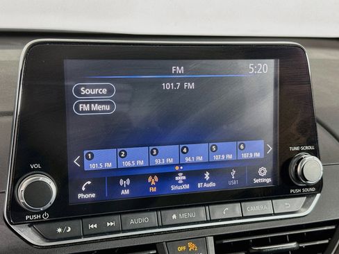 Used 2025 Nissan Altima 2.5 SV FWD image 19