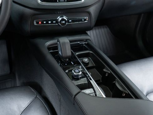 Used 2023 Volvo XC90 B5 Core w/ Protection Package Premier image 20