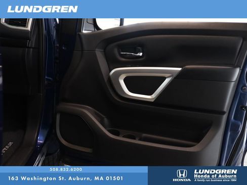 Used 2019 Nissan Titan SV AWD/4WD image 14