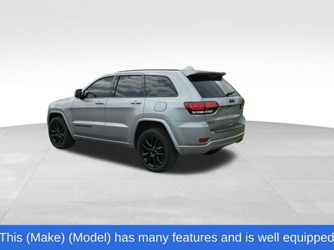 Used 2018 Jeep Grand Cherokee Altitude AWD/4WD image 10