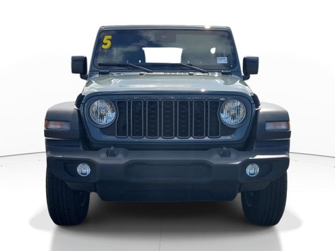 Used 2025 Jeep Wrangler Unlimited Sport AWD/4WD image 2