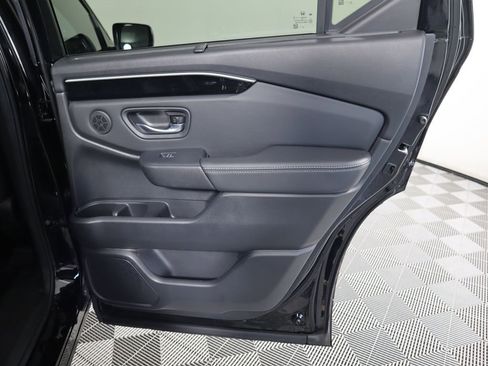 Used 2025 Honda Pilot EX-L image 22