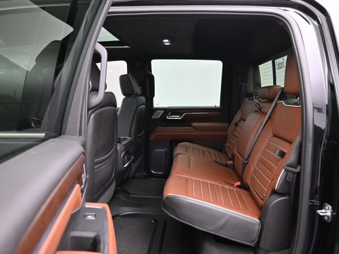 Used 2024 GMC Sierra 2500 Denali Ultimate image 10