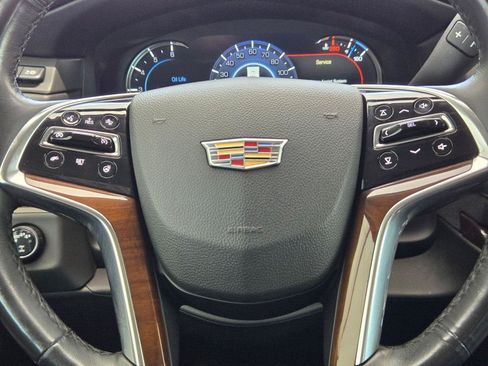 Used 2020 Cadillac Escalade Premium Luxury AWD/4WD image 17
