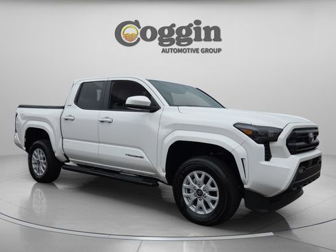 Used 2024 Toyota Tacoma SR5 image 6