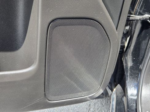 Used 2019 Chevrolet Silverado 1500 LT RWD image 22