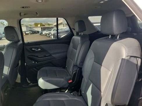Used 2021 Chevrolet Traverse LT w/ LT Premium Package image 8