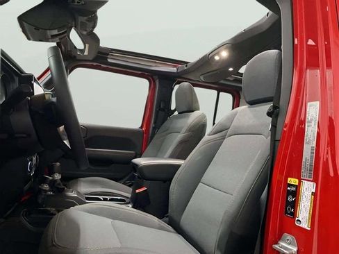 Used 2025 Jeep Wrangler Unlimited Sahara w/ Safety Group image 23