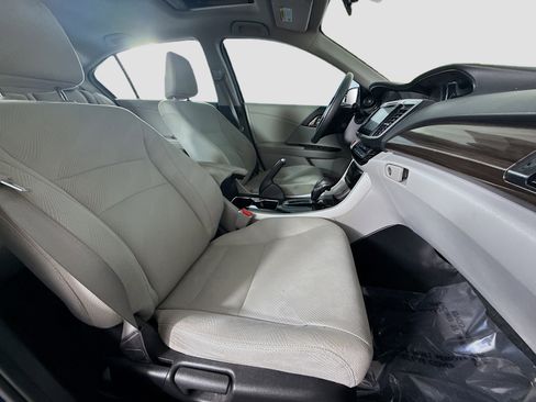Used 2016 Honda Accord EX image 27