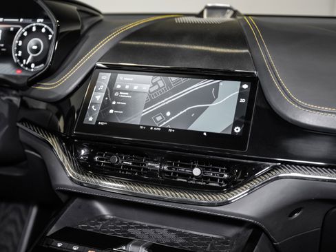 Used 2025 Aston Martin DBX 707 image 27