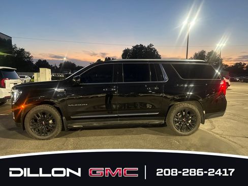 Used 2023 GMC Yukon XL SLT w/ SLT Luxury Package AWD/4WD image 2