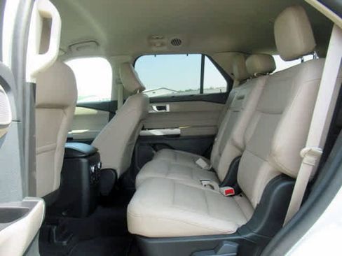 Used 2023 Ford Explorer Limited image 5