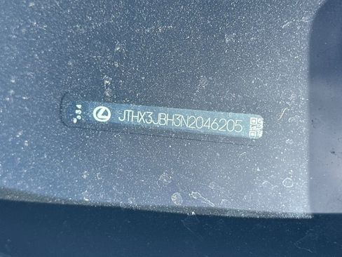 Used 2022 Lexus UX 200 200 Base w/ Accessory Package (Z2) image 3