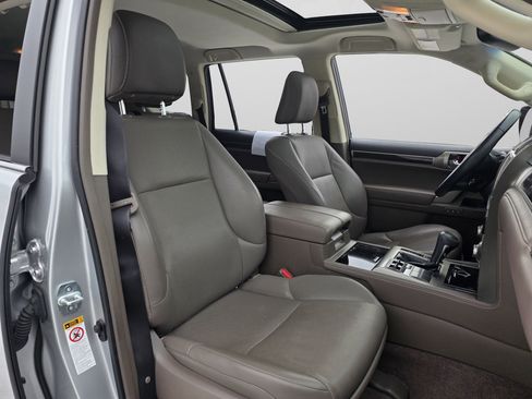 Used 2018 Lexus GX 460 image 30