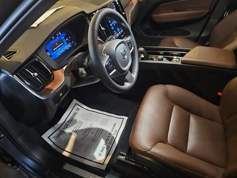 Certified 2023 Volvo XC60 B5 Plus w/ Climate Package AWD/4WD image 16