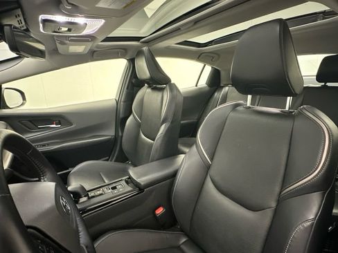Used 2023 Toyota Prius XLE AWD/4WD image 9