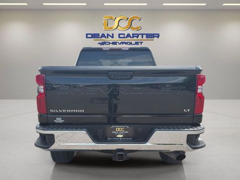 Used 2022 Chevrolet Silverado 2500 LT w/ Convenience Package AWD/4WD image 4