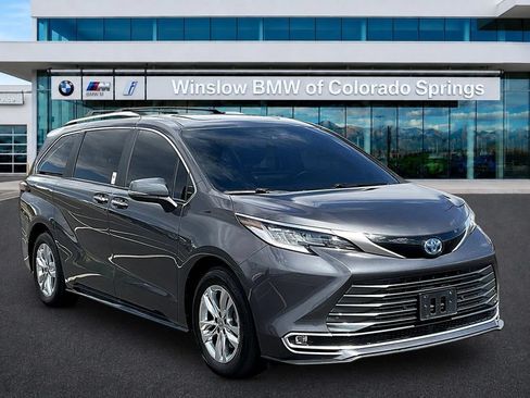 Used 2025 Toyota Sienna Limited AWD/4WD image 1