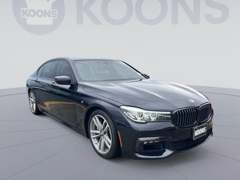 Used 2019 BMW 740i xDrive w/ Executive Package image 10