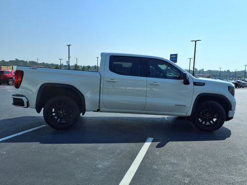 Used 2022 GMC Sierra 1500 Elevation w/ LPO, Elevation Black Package AWD/4WD image 30