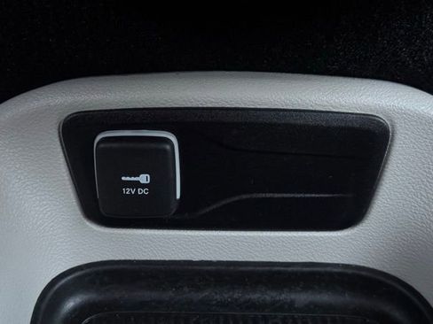 Used 2024 Chrysler Pacifica Touring-L image 51