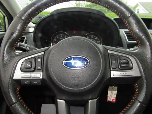 Used 2017 Subaru Crosstrek 2.0i Premium AWD/4WD image 17