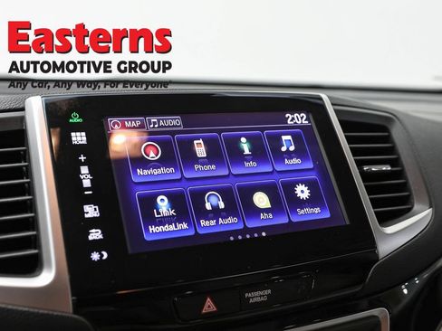Used 2016 Honda Pilot Touring image 18