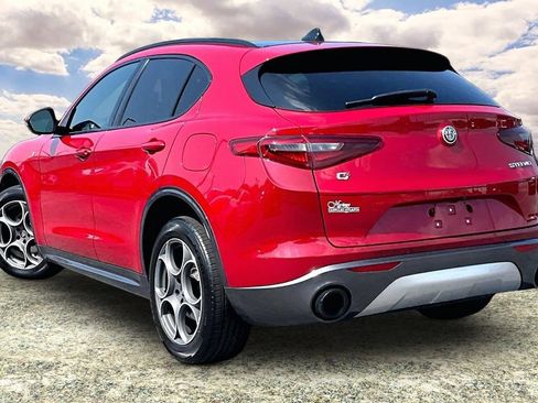 Used 2022 Alfa Romeo Stelvio Ti AWD/4WD image 4