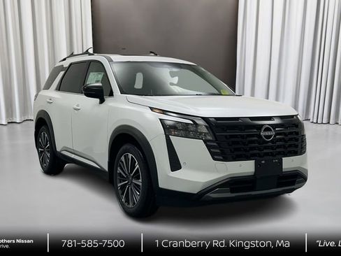 New 2026 Nissan Pathfinder Platinum w/ Cargo Package AWD/4WD image 3
