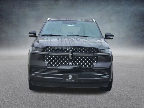 New 2026 Lincoln Navigator L Black Label AWD/4WD image 2