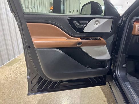 Used 2022 Lincoln Aviator Reserve w/ Equipment Group 201A image 13