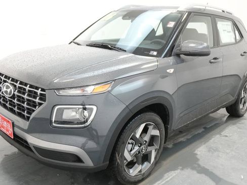 New 2026 Hyundai Venue SEL image 3