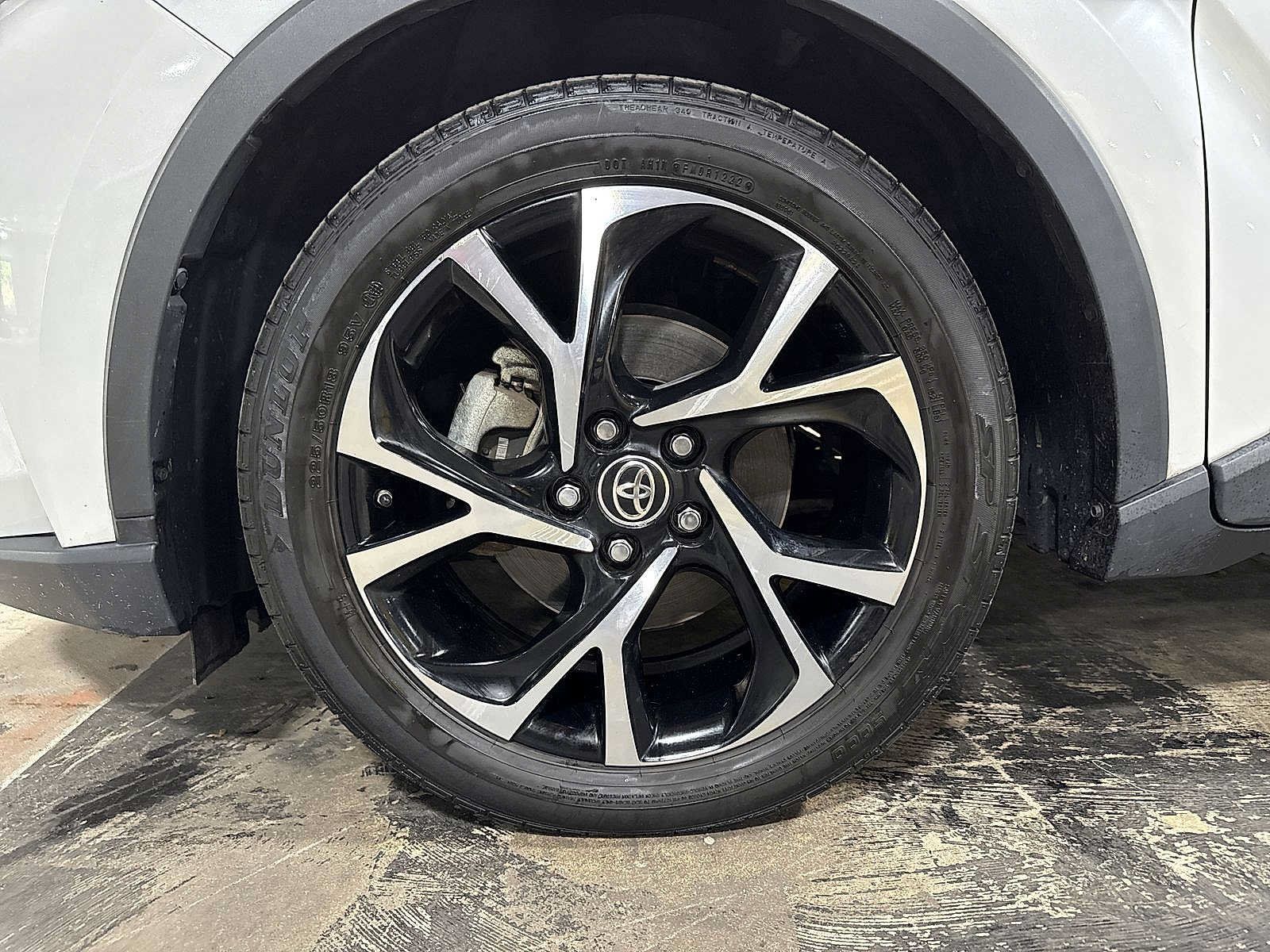 Used 2022 Toyota C-HR XLE FWD image 10