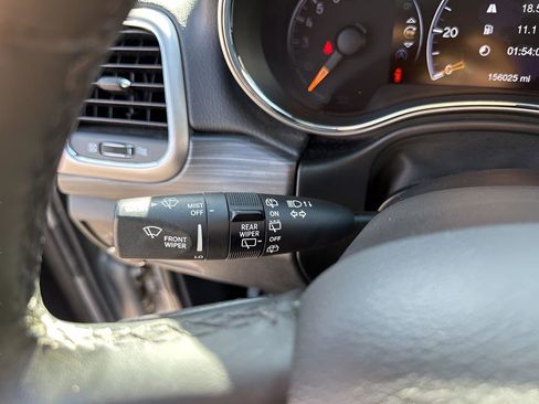 Used 2019 Jeep Grand Cherokee Altitude image 32