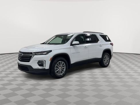 Used 2023 Chevrolet Traverse LT image 4