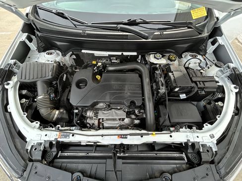 Used 2023 Chevrolet Equinox LT w/ Driver Convenience Package image 12