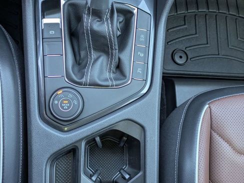 Used 2024 Volkswagen Tiguan SEL R-Line AWD/4WD image 29