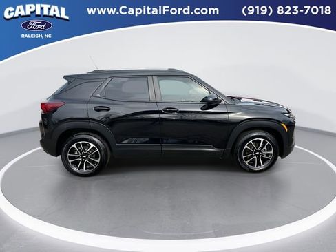 Used 2024 Chevrolet TrailBlazer LT w/ LT Cold Weather Package image 9