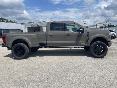 Used 2026 Ford F450 Lariat AWD/4WD image 3