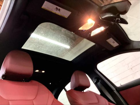 Used 2025 BMW 330i Sedan w/ Convenience Package image 25