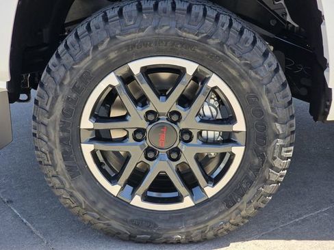 Used 2026 Toyota Tacoma TRD Sport AWD/4WD image 9