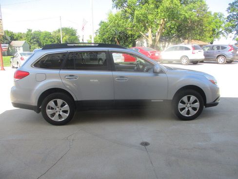Used 2012 Subaru Outback 2.5i Premium w/ All-Weather Pkg AWD/4WD image 17