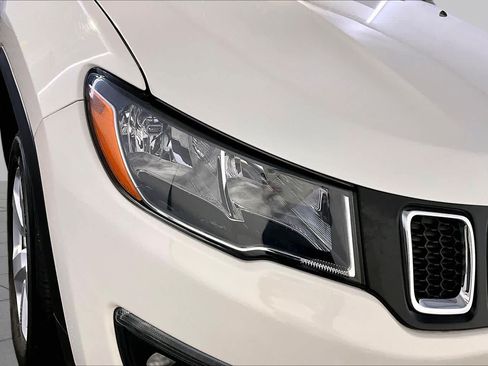Used 2021 Jeep Compass Latitude AWD/4WD image 27